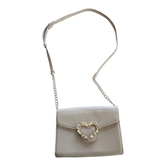 Betsey Johnson Crossbody Bag Womens Hearts Bejeweled Heart Nude Envelope - Picture 1 of 15
